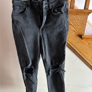 Hollister Ultra High-Rise Mom Jeans in Charcoal